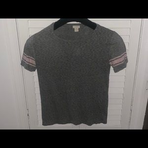 Soft and lightweight  gray tee